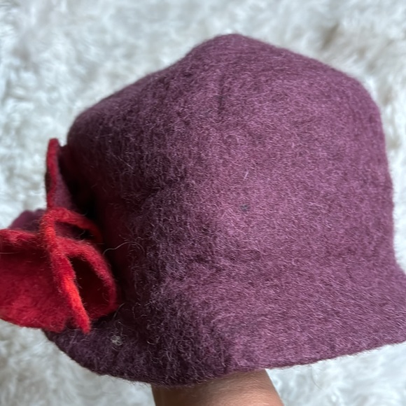 Women’s cute Wool with 3 contrasting florettes winter casual hat, accessories - Picture 10 of 10